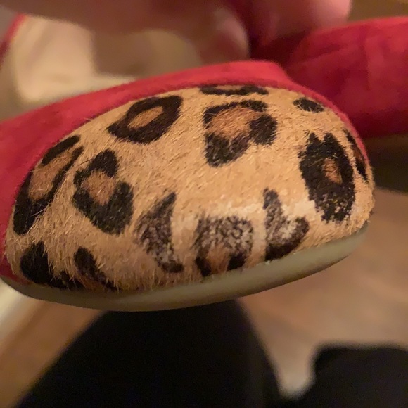 Guess Red and Leopard Print Flats - Picture 3 of 9